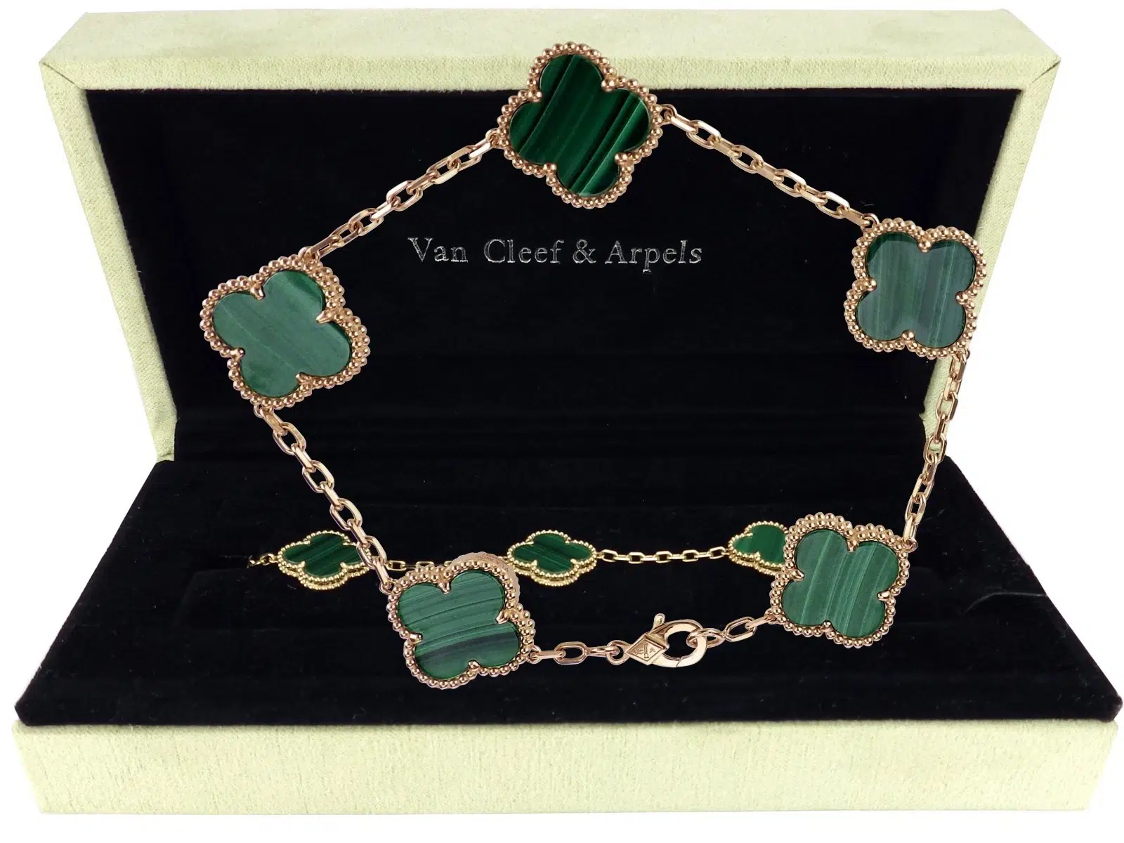 Van Cleef und Arpels Halskette aus Roségold mit gruenen Malachit Kleeblaettern in Box